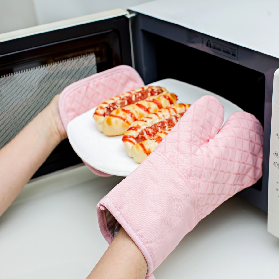 Heat Resistant Oven Mitts and Pot Holders Set – Quilted Cotton Kitchen Gloves, Black 4-Piece Set