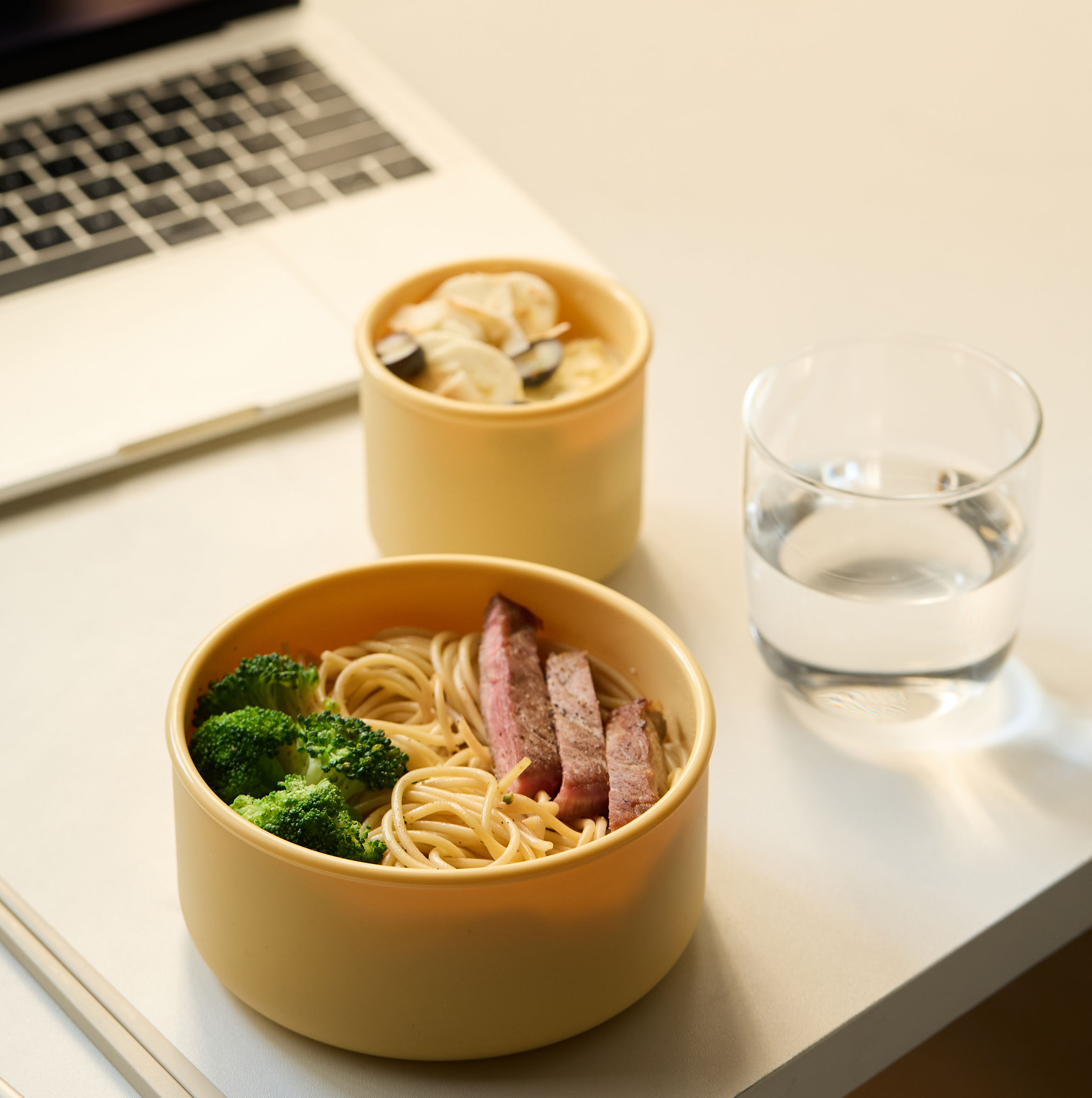 Silicone Food Storage Containers with Lids – BPA-Free, Stackable, Multi-Size Reusable Bowls