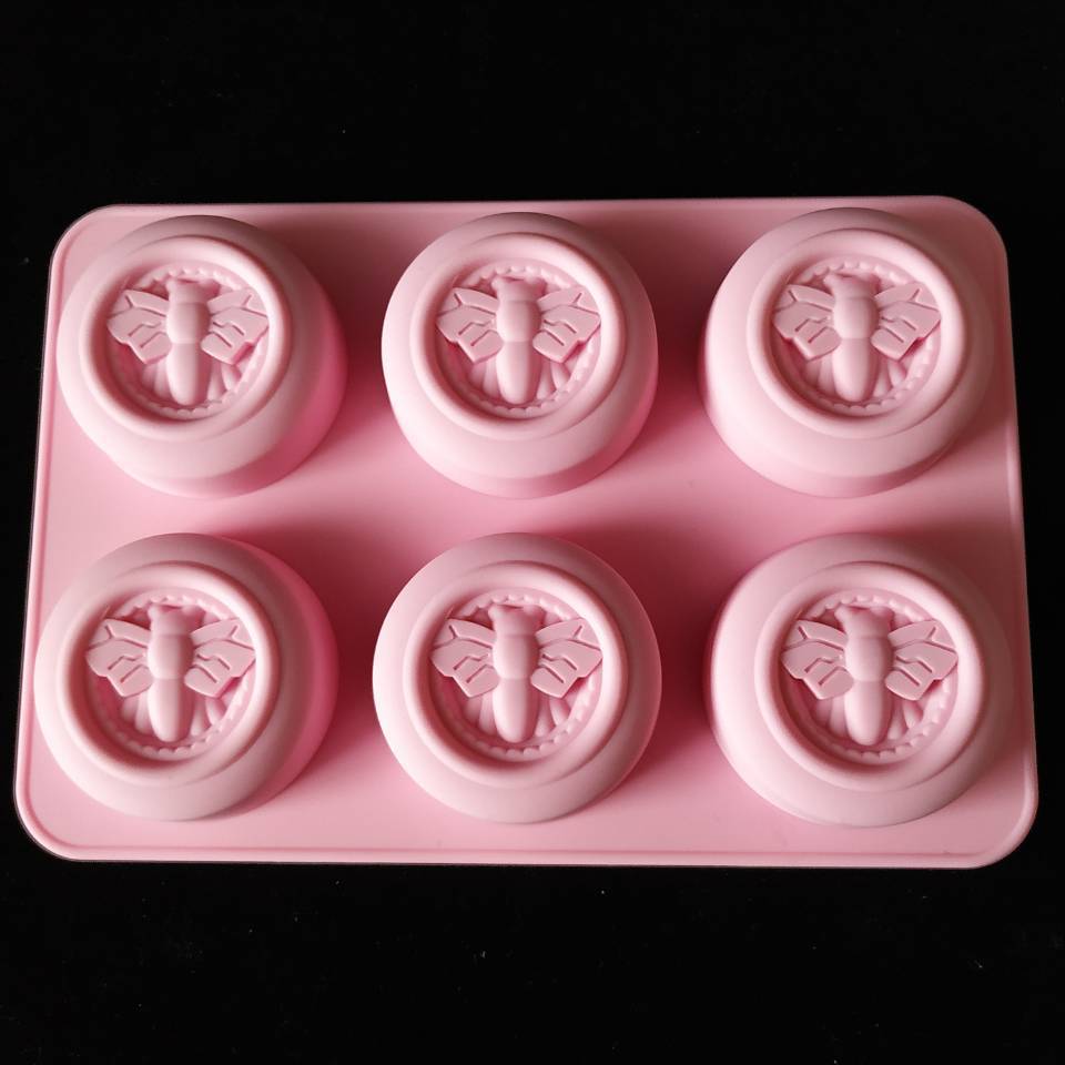 6-Cavity Bee Design Round Silicone Mold – Food Grade for Soap, Chocolate, Resin, or Cake