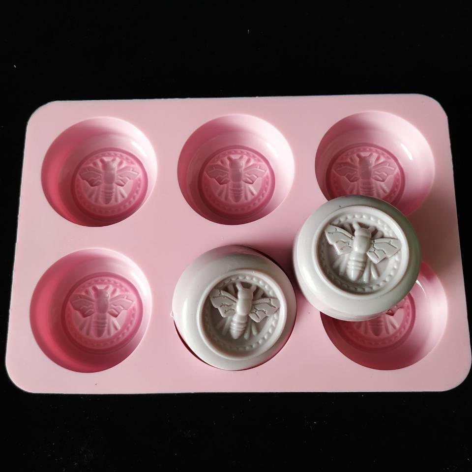 6-Cavity Bee Design Round Silicone Mold – Food Grade for Soap, Chocolate, Resin, or Cake