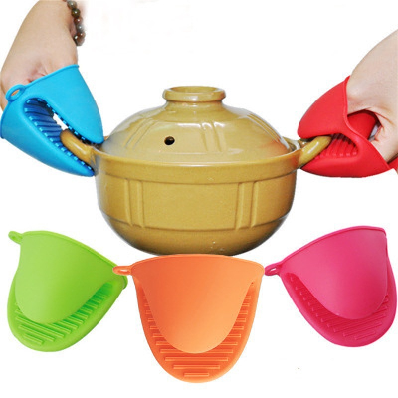 Silicone Pinch Grip Mitts – Heat Resistant Mini Oven Gloves for Kitchen Use