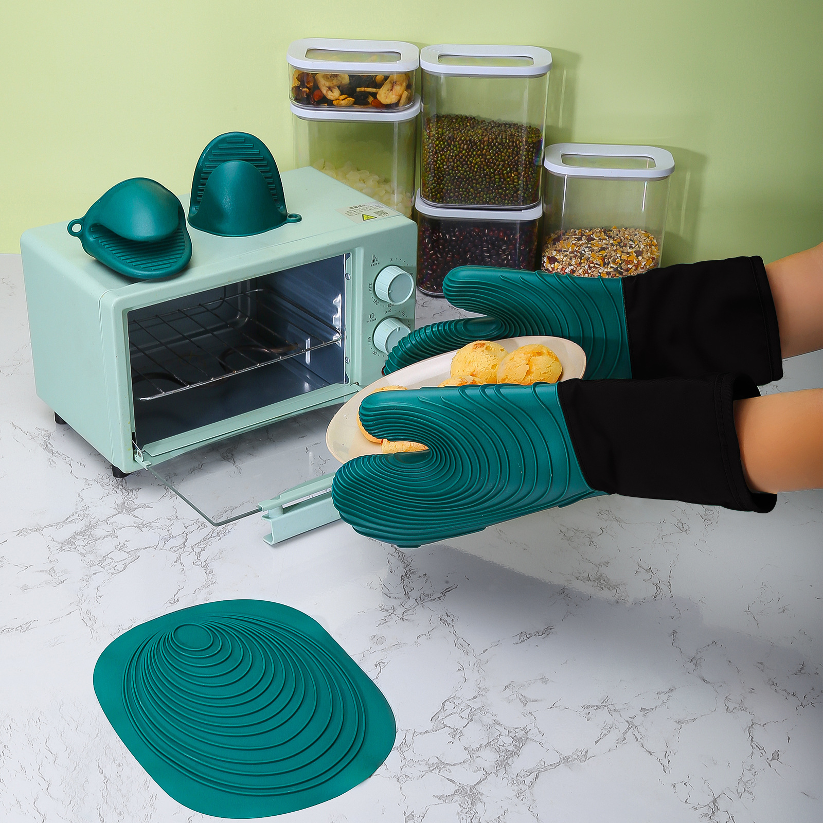 Summer’s Coolest Kitchen Upgrade: Kitchen Silicone BBQ Grilling Gloves