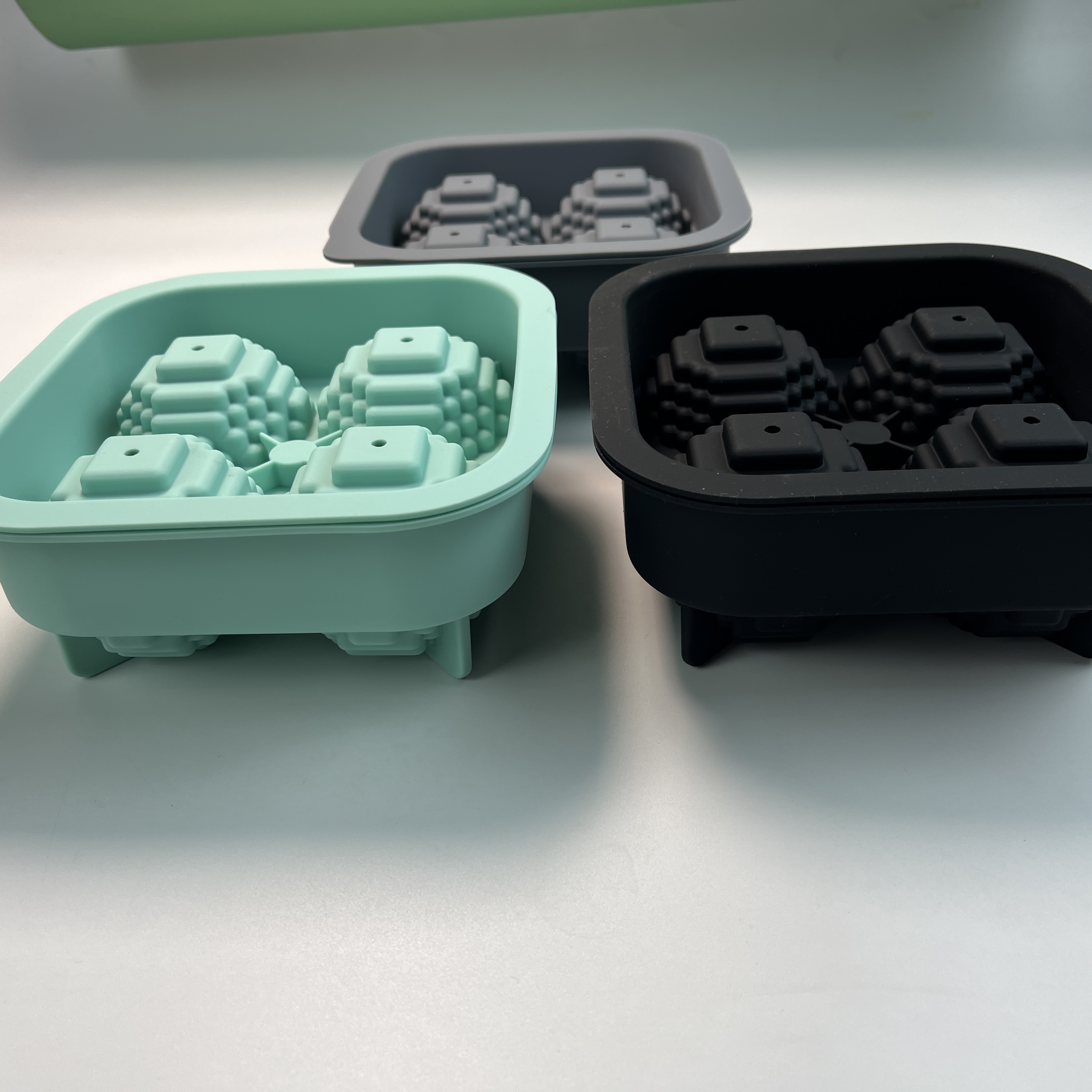 3D Pixel Ice Ball Mold – Silicone Geometric Sphere Ice Maker with Lid, 2-Cavity